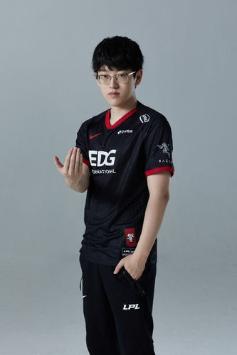 Scout国籍缘何为中国？电竞选手归属引热议