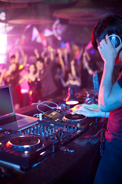 DJ免费下载_高清无损音乐在线试听与下载