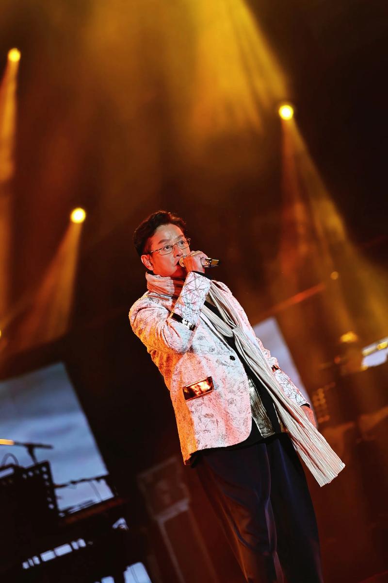 谭咏麟演唱会高清下载 | 经典金曲现场完整版