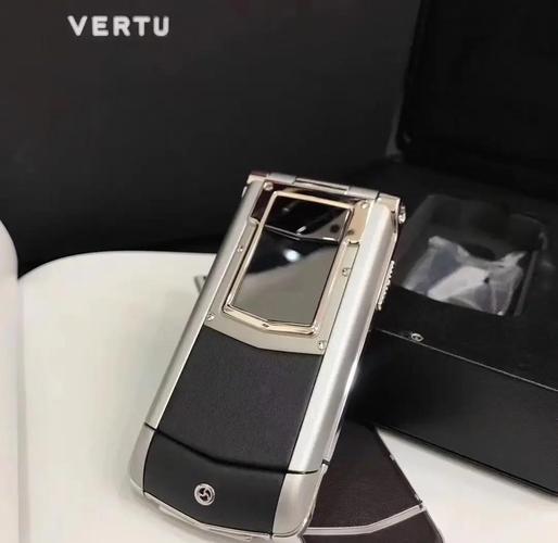 Vertu手机天价之谜:手工打造与奢华定制背后的价值逻辑