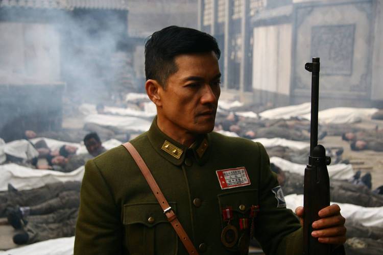 喋血孤城高清完整版下载_经典战争电影在线观看